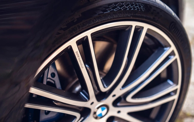 BMW Seria 5 cena 116590 przebieg: 134000, rok produkcji 2019 z Tychy małe 667